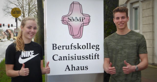 Sophie Almering, AHE 11, und Marius Herden, AHS 12, sind Ahauser Sportler des Jahres. (Foto: SMMP/Austrup)