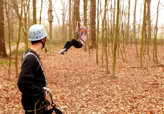 Adrenalinkick beim Seilrutschen aus 12 Metern Höhe. (Foto: SMMP/Passerschröer)