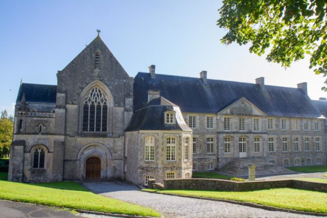 Die Abtei St-Sauveur-le-Vicomte hatte Maria Magdalena Postel aufgebaut. Sie ist bis heute Mutterhaus der französischen Ordenskongregation. Foto: SMMP/Ulrich Bock