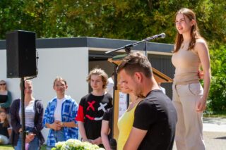 "Spoken Words": Die Schülerin Maria Sundag trägt ihren Beitrag unter dem Titel "Abschied nehmen" vor. Foto: SMMP/Ulrich Bock